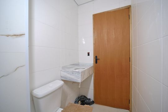 Banheiro de apartamento à venda com 2 quartos, 47m² em Vila Ré, São Paulo