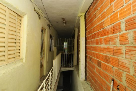 Área comum - Escadas de casa para alugar com 1 quarto, 30m² em Cidade Líder, São Paulo