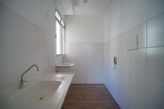 Cozinha de apartamento à venda com 2 quartos, 42m² em Santos Dumont, São Leopoldo