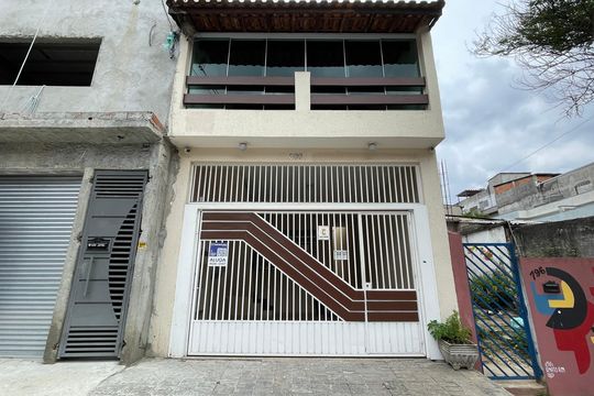 Fachada+Placa  de casa para alugar com 3 quartos, 230m² em Parque Cisper, São Paulo