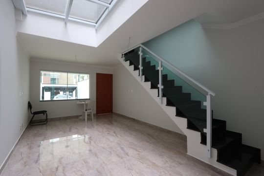 Casa à venda com 3 quartos, 107m² em Vila Lucia, São Paulo