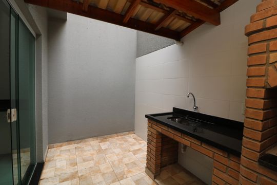 Churrasqueira de casa à venda com 3 quartos, 107m² em Vila Lucia, São Paulo