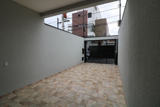 Garagem de casa à venda com 3 quartos, 107m² em Vila Lucia, São Paulo