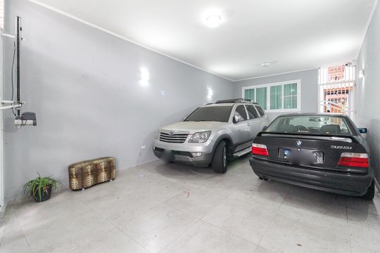 Garagem de casa à venda com 3 quartos, 175m² em Jardim Norma, São Paulo