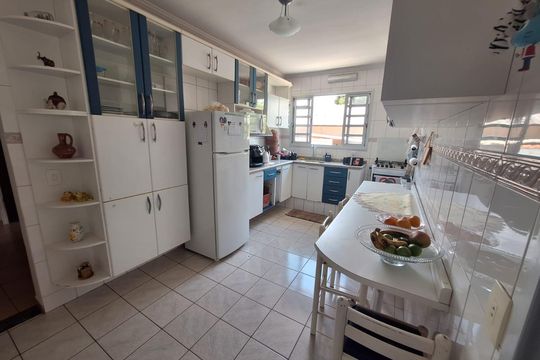 Casa à venda com 4 quartos, 255m² em Torres de São José, Jundiaí