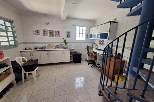 Casa à venda com 4 quartos, 255m² em Torres de São José, Jundiaí
