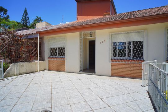 patio de casa para alugar com 5 quartos, 240m² em Santa Tereza, Porto Alegre