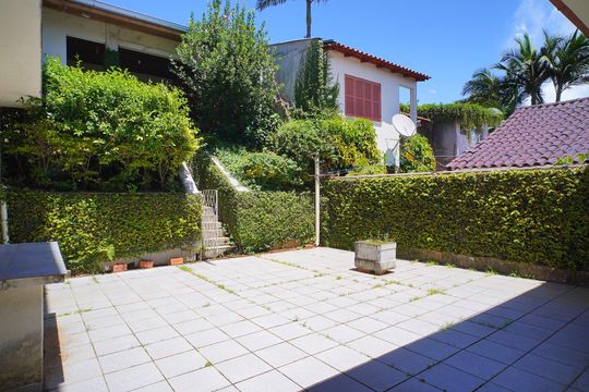 patio  de casa para alugar com 5 quartos, 240m² em Santa Tereza, Porto Alegre