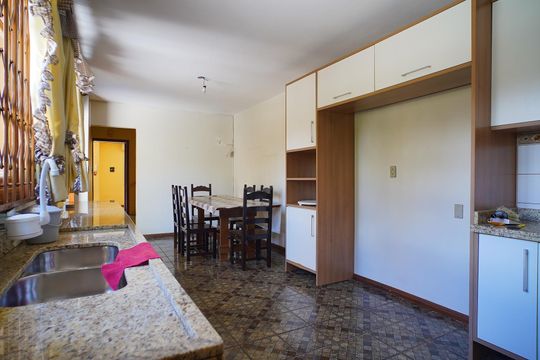 Cozinha de casa para alugar com 5 quartos, 240m² em Santa Tereza, Porto Alegre