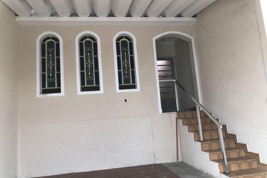 Casa à venda com 1 quarto, 60m² em Parque Novo Oratório, Santo André