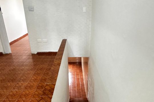 Escada de casa à venda com 6 quartos, 210m² em Parque das Nações, Santo André