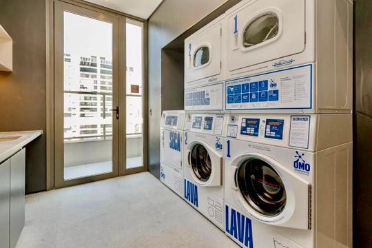 Lavanderia de kitnet/studio para alugar com 1 quarto, 27m² em Cidade Monções, São Paulo