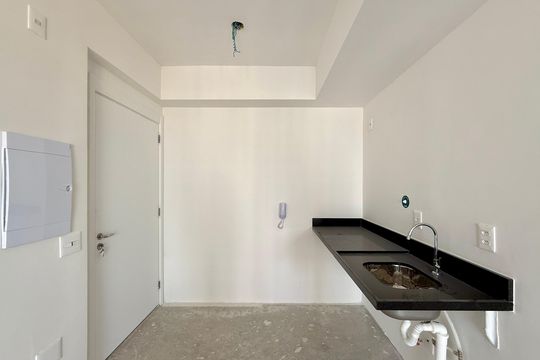 Cozinha de kitnet/studio para alugar com 1 quarto, 27m² em Cidade Monções, São Paulo