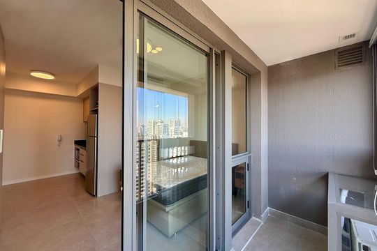 Sacada de kitnet/studio para alugar com 1 quarto, 27m² em Cidade Monções, São Paulo