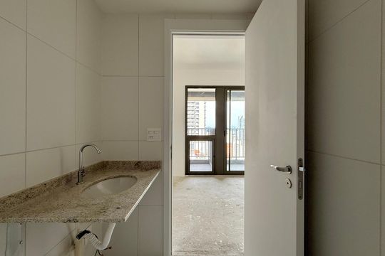 Banheiro  de kitnet/studio para alugar com 1 quarto, 27m² em Cidade Monções, São Paulo