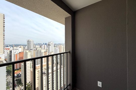 Sacada de kitnet/studio para alugar com 1 quarto, 27m² em Cidade Monções, São Paulo