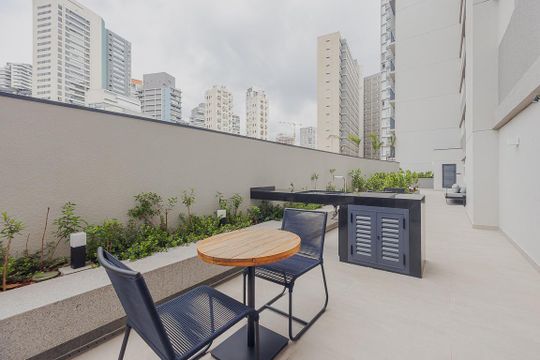 Piscina de kitnet/studio à venda com 1 quarto, 28m² em Perdizes, São Paulo