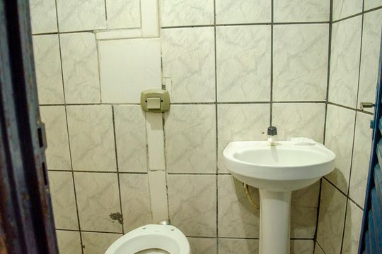 Banheiro Social de apartamento à venda com 1 quarto, 45m² em Vila Redenção, Goiânia