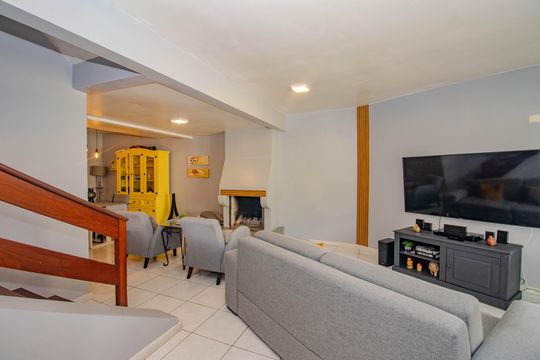 Casa de Condomínio à venda com 3 quartos, 276m² em Boa Vista, Porto Alegre