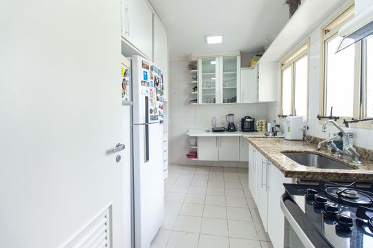 Cozinha de apartamento à venda com 3 quartos, 127m² em Jardim Vila Mariana, São Paulo