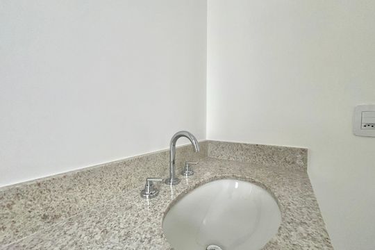 Banheiro da Suíte 1 de apartamento à venda com 2 quartos, 85m² em Jardim Prudência, São Paulo