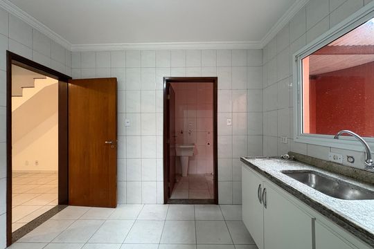 Cozinha de casa para alugar com 2 quartos, 75m² em Vila Curuçá, Santo André