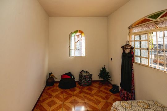 Casa à venda com 4 quartos, 160m² em Planalto, Belo Horizonte