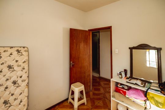 Casa à venda com 4 quartos, 160m² em Planalto, Belo Horizonte