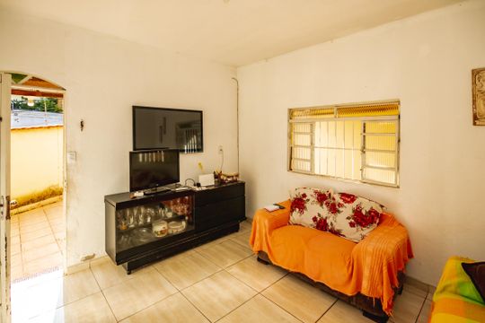 Casa à venda com 4 quartos, 160m² em Planalto, Belo Horizonte