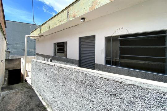 Entrada de casa à venda com 6 quartos, 300m² em Concórdia, Belo Horizonte