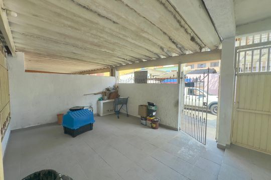Garagem de casa à venda com 3 quartos, 120m² em Macedo, Guarulhos