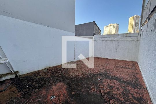 Área Externa de casa para alugar com 3 quartos, 217m² em Mirandópolis, São Paulo