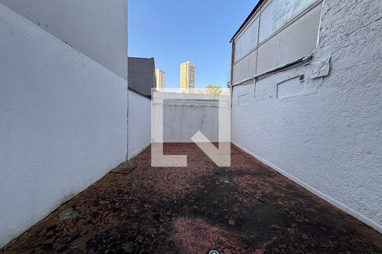 Área Externa de casa para alugar com 3 quartos, 217m² em Mirandópolis, São Paulo