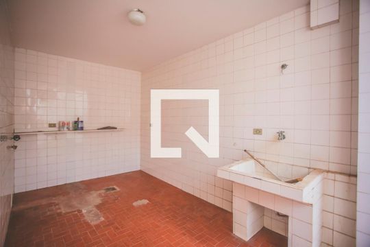 Área de Serviço de casa para alugar com 3 quartos, 233m² em Mirandópolis, São Paulo