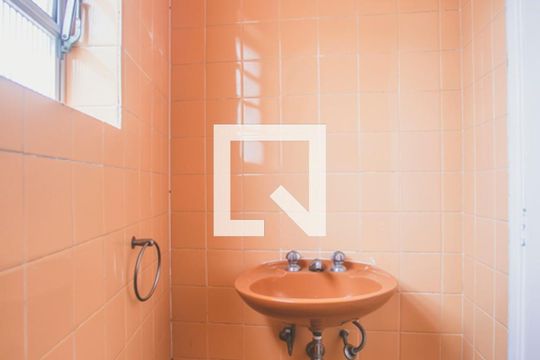 Lavabo de casa para alugar com 3 quartos, 233m² em Mirandópolis, São Paulo