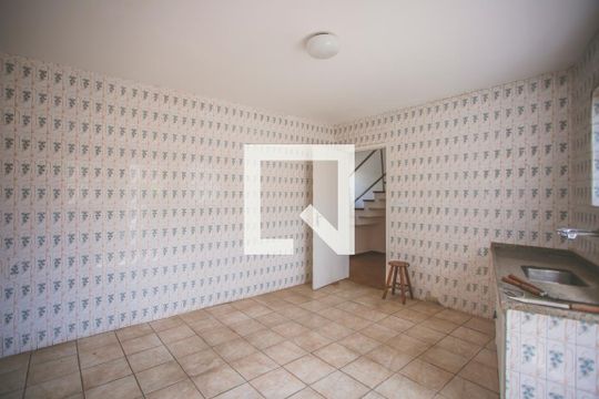 Cozinha de casa para alugar com 3 quartos, 233m² em Mirandópolis, São Paulo