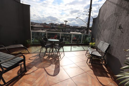 Varanda da Frente de casa à venda com 3 quartos, 312m² em Jardim Iva, São Paulo