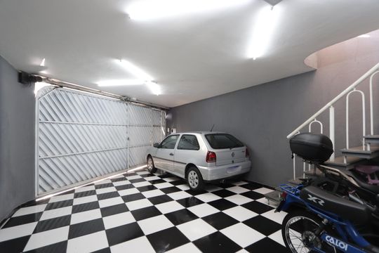 Garagem de casa à venda com 3 quartos, 312m² em Jardim Iva, São Paulo