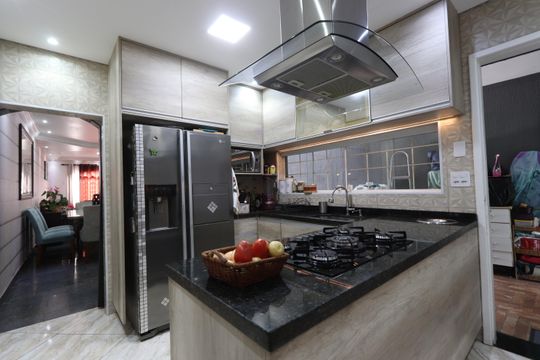 Cozinha de casa à venda com 3 quartos, 312m² em Jardim Iva, São Paulo
