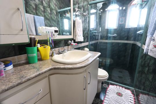 Banheiro Social de casa à venda com 3 quartos, 312m² em Jardim Iva, São Paulo