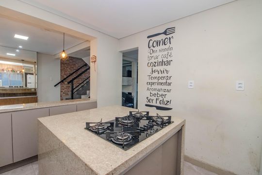 Cozinha de casa à venda com 3 quartos, 250m² em Sarandi, Porto Alegre