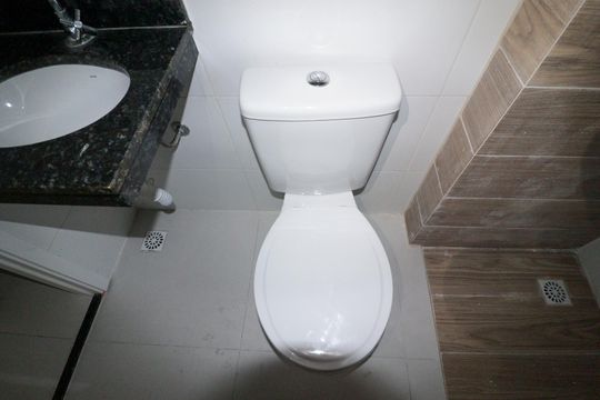 Banheiro Social de apartamento à venda com 2 quartos, 30m² em Santana, São Paulo