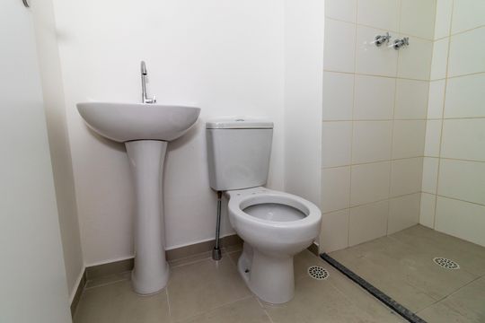 Banheiro de apartamento para alugar com 2 quartos, 36m² em Barra Funda, São Paulo