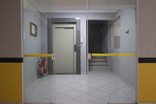 Hall de entrada de apartamento à venda com 2 quartos, 104m² em Vila Guiomar, Santo André