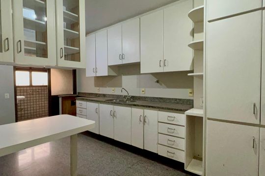 Cozinha de apartamento à venda com 3 quartos, 173m² em Jardim Paulista, São Paulo