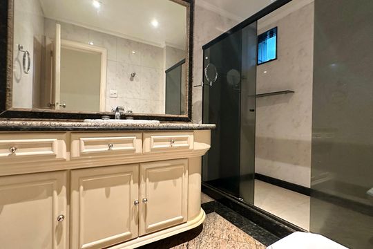 Banheiro Social de apartamento à venda com 4 quartos, 296m² em Copacabana, Rio de Janeiro