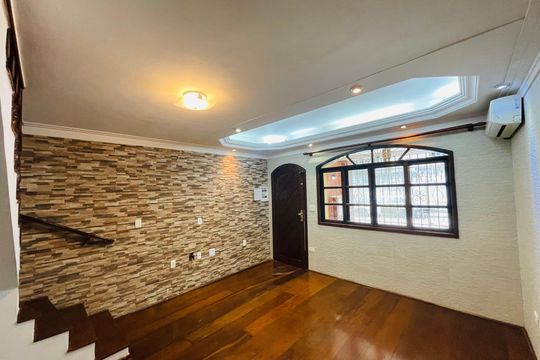Sala de casa para alugar com 3 quartos, 130m² em Vila Augusta, Guarulhos