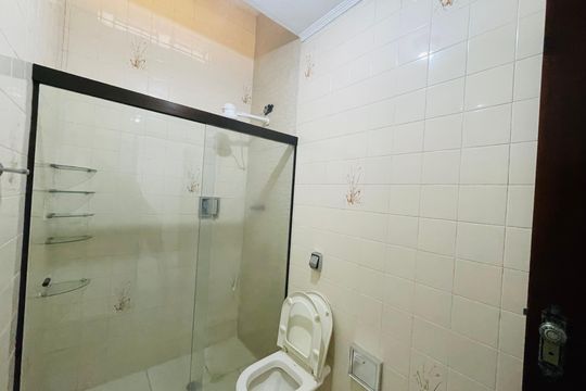 Banheiro 1 de casa para alugar com 3 quartos, 130m² em Vila Augusta, Guarulhos