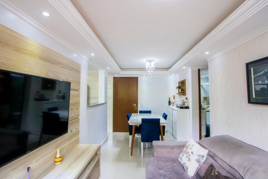 Sala de apartamento à venda com 2 quartos, 57m² em Parque São Vicente, Santo André