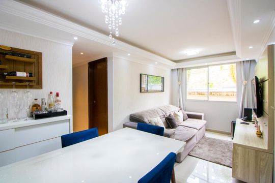 Sala de apartamento à venda com 2 quartos, 57m² em Parque São Vicente, Santo André
